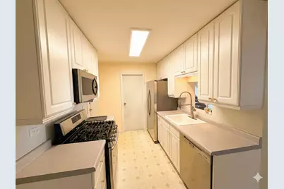 233 Harvest Court, Vernon Hills, IL 60061 - Photo 9