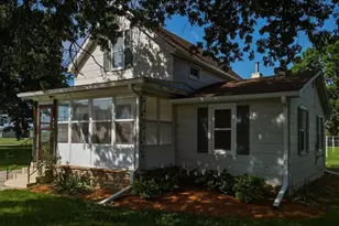 404 East St, Prophetstown, IL 61277 - Photo 3