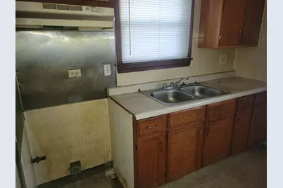 1382 Burnham Avenue, Calumet City, IL 60409 - Photo 5