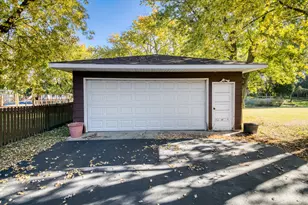 1151 S Edgewood Ave, Lombard, IL 60148 - Photo 23