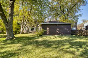 1151 S Edgewood Ave, Lombard, IL 60148 - Photo 25