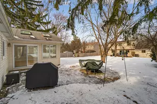 1161 Parker Ln, Buffalo Grove, IL 60089 - Photo 15