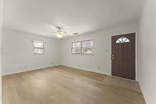 804 E Michigan Ave, Urbana, IL 61801 - Photo 5