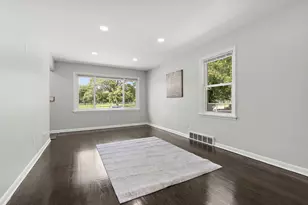 1051 Burnham Ave, Calumet City, IL 60409 - Photo 5