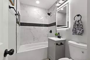 1051 Burnham Ave, Calumet City, IL 60409 - Photo 11