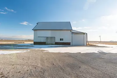 10788 N 1000 East Road, Chenoa, IL 61726 - Photo 3