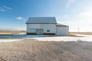 10788 N 1000 E Rd, Chenoa, IL 61726 - Photo 3