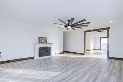 10788 N 1000 East Road, Chenoa, IL 61726 - Photo 17