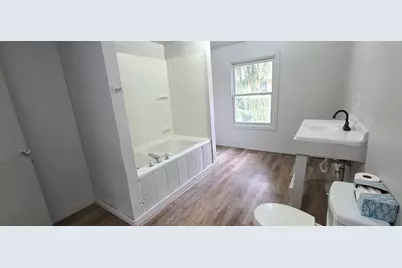 421 7th Avenue W, Rochelle, IL 61068 - Photo 15