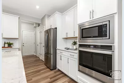 2110 Weatherbee Lane, Naperville, IL 60563 - Photo 9