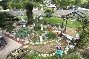 551 N Plamondon Dr, Addison, IL 60101 - Photo 25