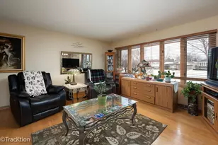 551 N Plamondon Dr, Addison, IL 60101 - Photo 9