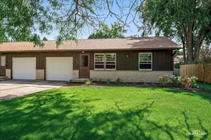 527 Prairie St, Hinckley, IL 60520 - Photo 1