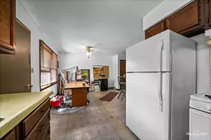 527 Prairie St, Hinckley, IL 60520 - Photo 9