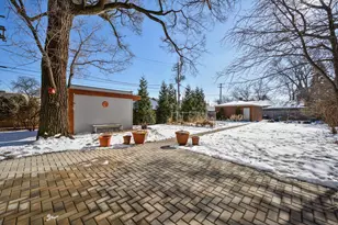 525 Berkeley Rd, Riverside, IL 60546 - Photo 27