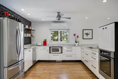 525 Berkeley Road, Riverside, IL 60546 - Photo 11