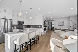 30w130 Wheeler Cir, Warrenville, IL 60563 - Photo 13