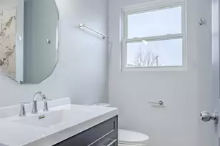 1013 W 18th Pl, Chicago, IL 60608 - Photo 11