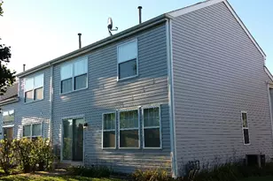 732 Silk Oak Ln, Crystal Lake, IL 60014 - Photo 3