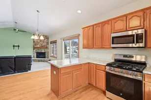 832 Mary Ct, Marengo, IL 60152 - Photo 11