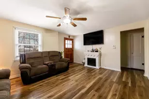 1617 Glenwood Ave, Joliet, IL 60435 - Photo 3