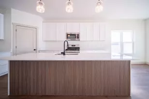 550 Cross Plains Rd, Rockford, IL 61107 - Photo 7