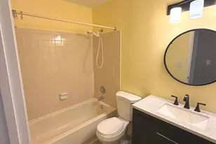 824 Dighton Ln, Schaumburg, IL 60173 - Photo 13