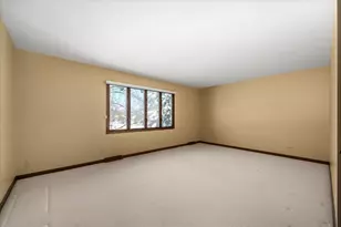 9 Buckingham Dr, Sugar Grove, IL 60554 - Photo 25