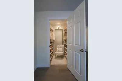 16W540 Lake Drive #104, Willowbrook, IL 60527 - Photo 9