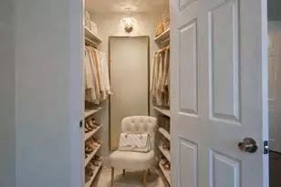 16W 540 Lake Dr, Willowbrook, IL 60527 - Photo 9