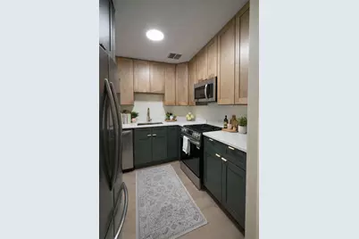 16W540 Lake Drive #104, Willowbrook, IL 60527 - Photo 5