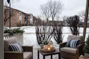 16W 540 Lake Dr, Willowbrook, IL 60527 - Photo 11