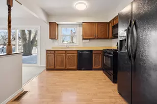 644 Leslie Ln, Schaumburg, IL 60194 - Photo 13