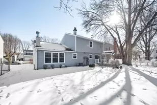 644 Leslie Ln, Schaumburg, IL 60194 - Photo 3