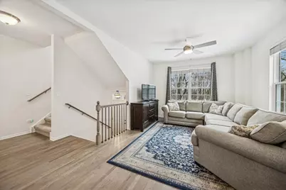 1424 S Fairfield Avenue #1424, Lombard, IL 60148 - Photo 3