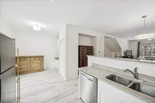 1424 S Fairfield Ave, Lombard, IL 60148 - Photo 11