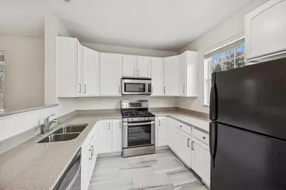 1424 S Fairfield Avenue #1424, Lombard, IL 60148 - Photo 9