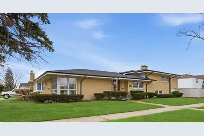 10800 S Tripp Avenue, Oak Lawn, IL 60453 - Photo 1