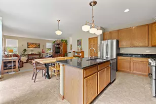 365 Oakmont Dr, Cary, IL 60013 - Photo 11