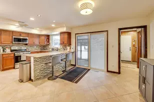 511 Mark Ln, Downers Grove, IL 60516 - Photo 9