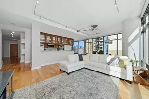 100 E 14th St, Chicago, IL 60605 - Photo 3