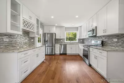 2010 Paddock Lane, Wheaton, IL 60187 - Photo 13