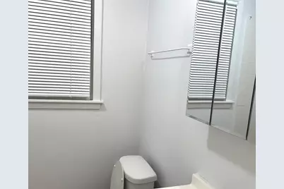 1247 Victoria Avenue, North Chicago, IL 60064 - Photo 9