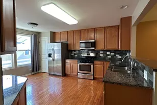 2462 Emily Ln, Elgin, IL 60124 - Photo 7