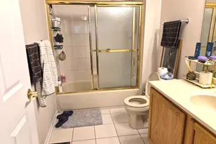 8300 Concord Dr, Morton Grove, IL 60053 - Photo 9