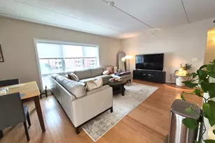 8300 Concord Dr, Morton Grove, IL 60053 - Photo 5