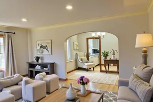 138 N Eastern Ave, Bartlett, IL 60103 - Photo 5