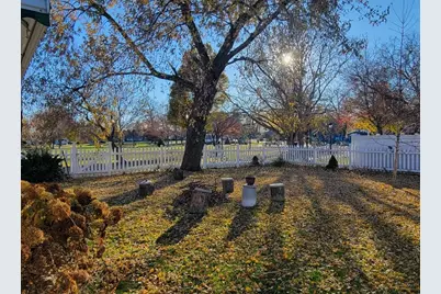 138 N Eastern Avenue, Bartlett, IL 60103 - Photo 3