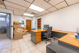 526 N Ashland Ave, Chicago, IL 60622 - Photo 7