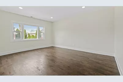 9419 S Saint Lawrence Avenue, Chicago, IL 60619 - Photo 13